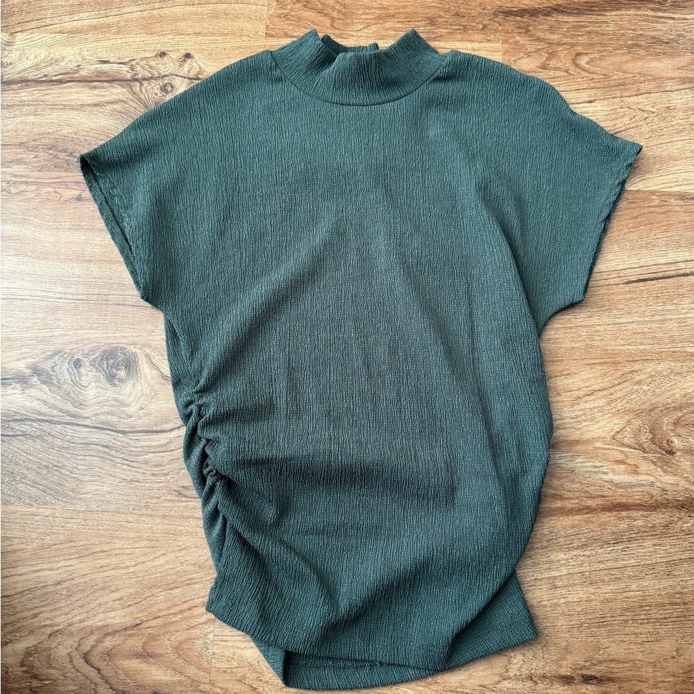 Francesca's Collections Dark Green Short Sleeve Top